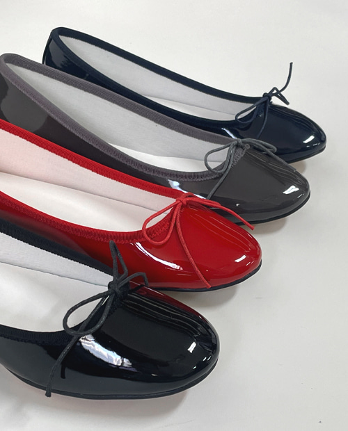 Didi glossy flat shoes ( 4color )